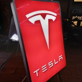 Tesla- Garaj Tabelası